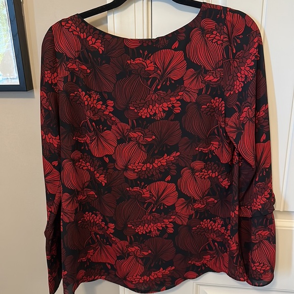 Beautiful Red Floral Blouse - Picture 4 of 4